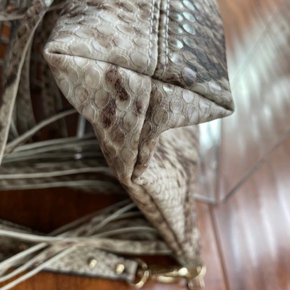 Aldo Snakeskin Faux Leather Wristlet with Fringe NWOT - Picture 8 of 9